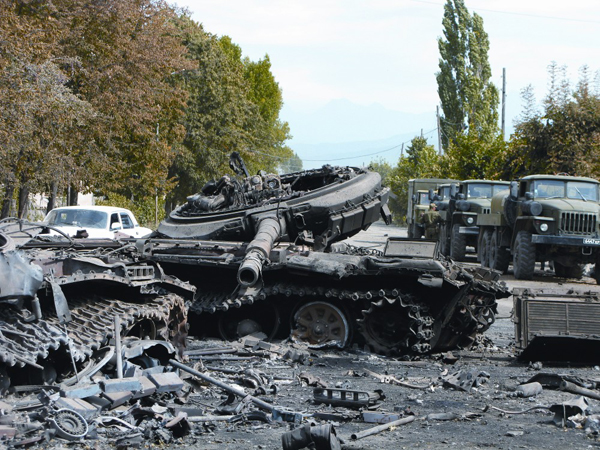 Yo la verdad no se la manía que tenis de tratar siempre l mismo tema, COMO DESTRUIR UN "TANQUE".
Para 10