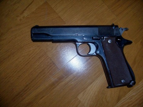 hola, he comprado esta pistola por unos eurillos.
no se que modelo es, ni de que ano, ni nada de ella.
me 140