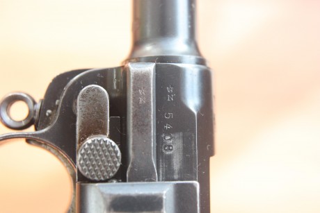 Buenos días

Tengo una pistola Luger version militar y quisiera saber cuanto puede valer estar arma. Es 00