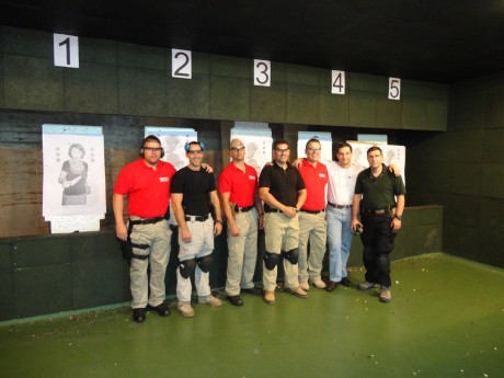 Hola,

El pasado día 3 se desarrollo el 1º Curso Táctico Pistola Nivel I de RKS PLUS,  avalado por la 00