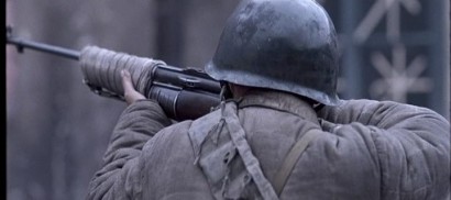 Compañeros,

En vista de las ganas de algunos (Elcafe, Wilcow, Vrakk, etc) por adivinar armas de películas 40