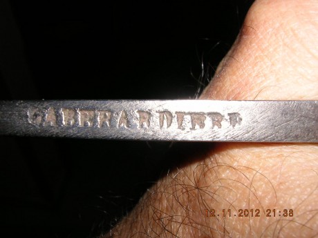 ¿Alguno conoceis este marcaje?, he mirado en los libros que tengo y no lo encuentro.
Pongo tres fotos 00
