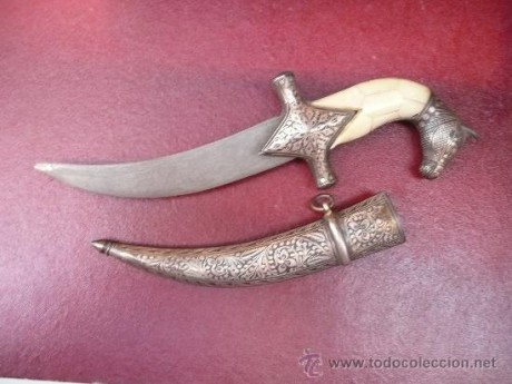 Hola, me acabo de comprar esta daga arabe que posiblemente sea acero de damasco, el precio es razonable, 40