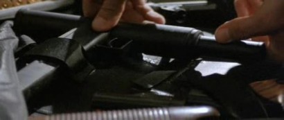 Compañeros,

En vista de las ganas de algunos (Elcafe, Wilcow, Vrakk, etc) por adivinar armas de películas 120