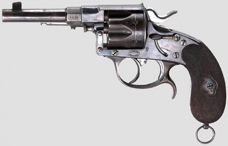 Hace unos días encontré por casualidad en una web extranjera un arma a la venta que hacía muchos años 101