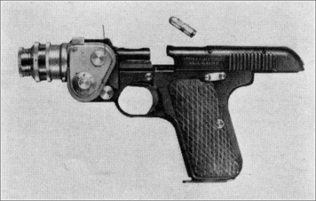 Hace unos días encontré por casualidad en una web extranjera un arma a la venta que hacía muchos años 20
