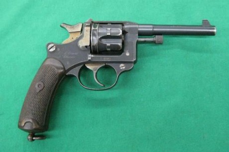 Hace unos días encontré por casualidad en una web extranjera un arma a la venta que hacía muchos años 101