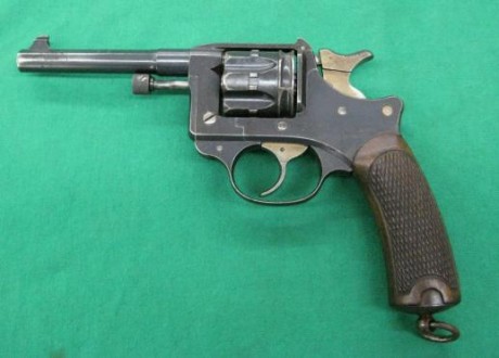 Hace unos días encontré por casualidad en una web extranjera un arma a la venta que hacía muchos años 100