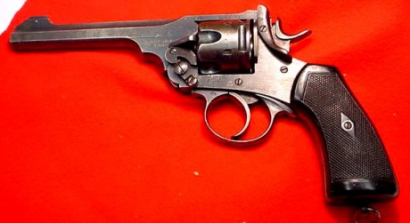 Hace unos días encontré por casualidad en una web extranjera un arma a la venta que hacía muchos años 140