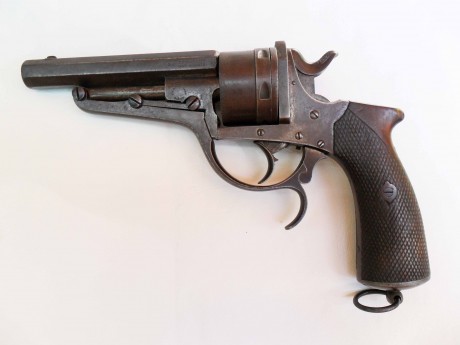 Hace unos días encontré por casualidad en una web extranjera un arma a la venta que hacía muchos años 10