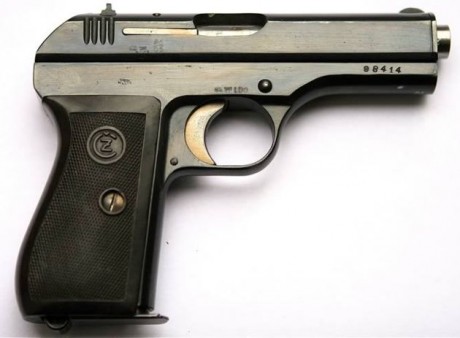 Hace unos días encontré por casualidad en una web extranjera un arma a la venta que hacía muchos años 61
