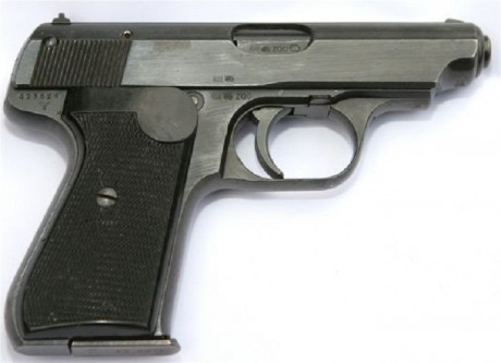 Hace unos días encontré por casualidad en una web extranjera un arma a la venta que hacía muchos años 111