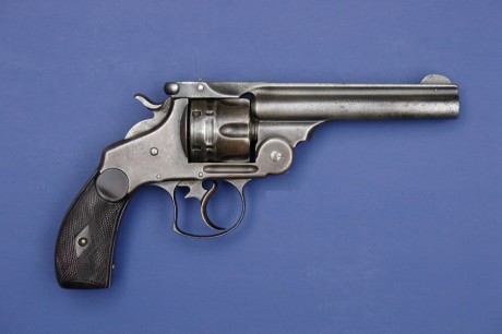 Hace unos días encontré por casualidad en una web extranjera un arma a la venta que hacía muchos años 60