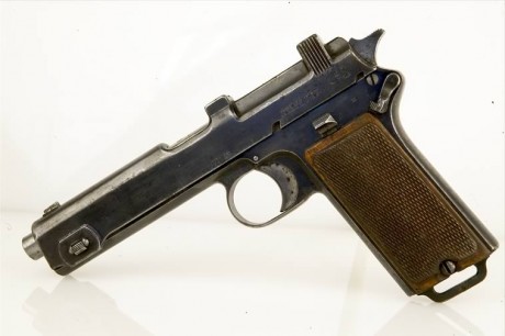 Hace unos días encontré por casualidad en una web extranjera un arma a la venta que hacía muchos años 61