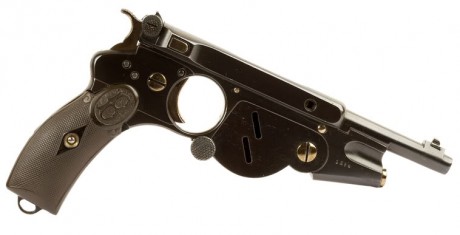 Hace unos días encontré por casualidad en una web extranjera un arma a la venta que hacía muchos años 70