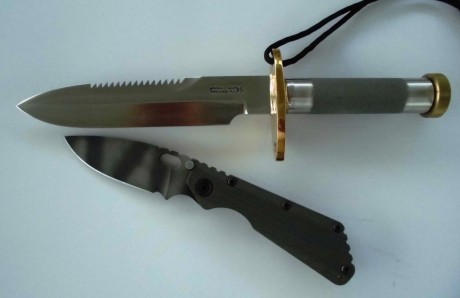 Buenas de nuevo, compañeros:

Os quiero presentar una de mis piezas preferidas, el cuchillo   Buckmaster 00