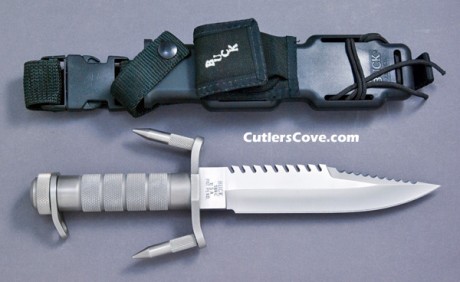 Buenas de nuevo, compañeros:

Os quiero presentar una de mis piezas preferidas, el cuchillo   Buckmaster 60