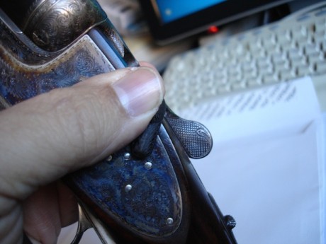 Buenos dias hace una semana adquiri una escopeta marca lucio loyola ck  tiene dos gatillos y parece bastante 60