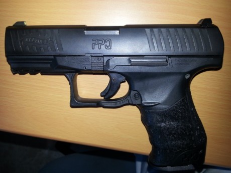 hola a todos,me llamo jorge,soy de madrid y me estoy iniciando en el tema de las armas,poseo una walther 20