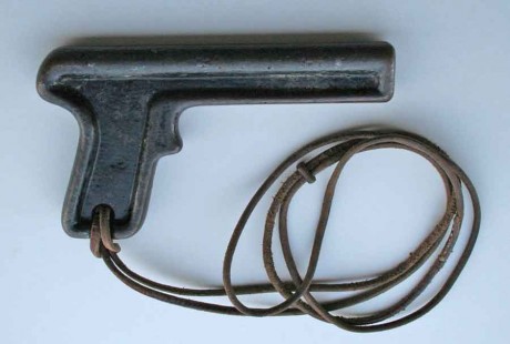 Hace unos días encontré por casualidad en una web extranjera un arma a la venta que hacía muchos años 40