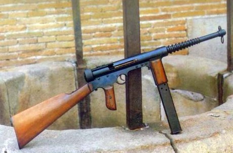 Hace unos días encontré por casualidad en una web extranjera un arma a la venta que hacía muchos años 71