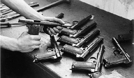 Hace unos días encontré por casualidad en una web extranjera un arma a la venta que hacía muchos años 170
