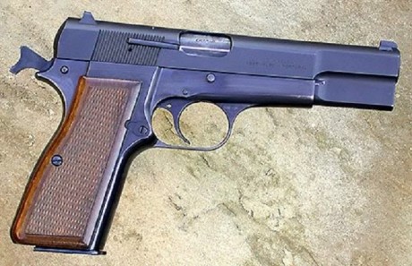 Hace unos días encontré por casualidad en una web extranjera un arma a la venta que hacía muchos años 161