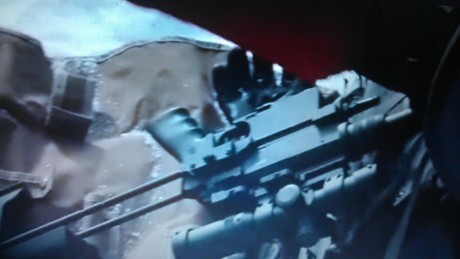 Alguno sae que rifle es este que aparece en la pelicula.
Perdon por las fotos, pero no me va el capturador 00