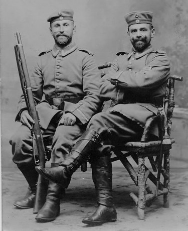 Hace unos días encontré por casualidad en una web extranjera un arma a la venta que hacía muchos años 100