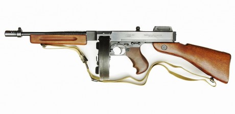 Hace unos días encontré por casualidad en una web extranjera un arma a la venta que hacía muchos años 90