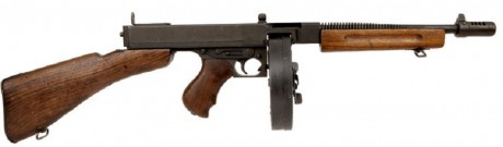 Hace unos días encontré por casualidad en una web extranjera un arma a la venta que hacía muchos años 100