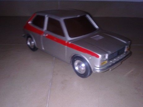 Vendo o cambio por militaria o armas los siguientes juguetes de sanchis de los años 70/80:

Porche fricción 30