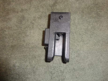 Está sin estrenar,permite aprovechar la funda cambiando simplemente la inserción.
Es para Glock diestro
30 00