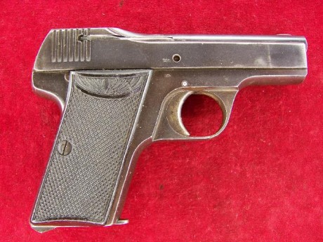 Hace unos días encontré por casualidad en una web extranjera un arma a la venta que hacía muchos años 151