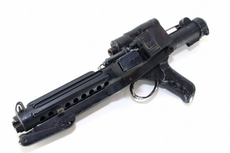 Hace unos días encontré por casualidad en una web extranjera un arma a la venta que hacía muchos años 20