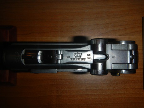Hola a tod@s!! 
Soy nuevo en el foro, y novato en cuanto a armas históricas.

Me he topado con esta Luger 00
