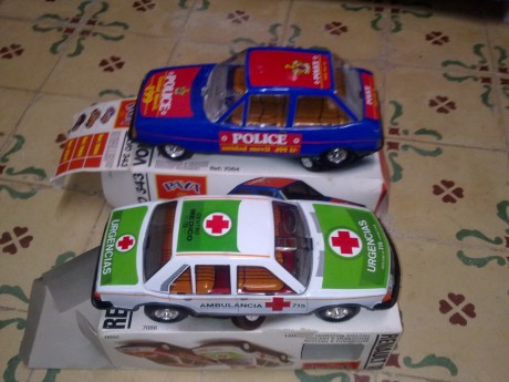 Vendo o cambio por militaria o armas los siguientes juguetes de sanchis de los años 70/80:

Porche fricción 121