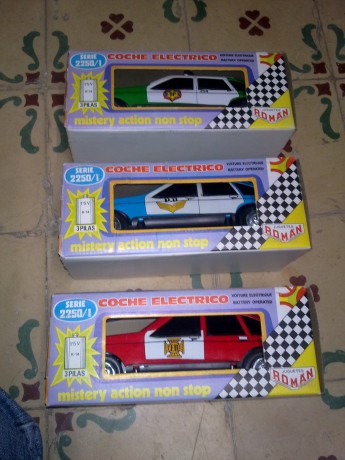 Vendo o cambio por militaria o armas los siguientes juguetes de sanchis de los años 70/80:

Porche fricción 120