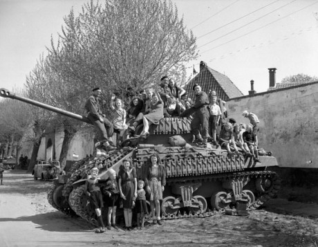   me refiero al bando norteamericano en la segunda guerra mundial.  

Los alemanes, puede que mejor que 100