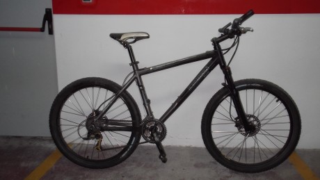 Vendo bicicleta MTB Rockrider modelo 8.1 en buen estado, la vendo por no usar, y debido a que no lo uso 01