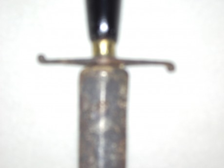 hola,buscando en el trastero hé encontrado este cuchillo y no se nada sobre el.si alguien sabe algo se 31