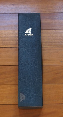 Hola compañeros, os presento mi ultima adquisicion, se trata de un Aitor Survival 18 sin sierra y con 00