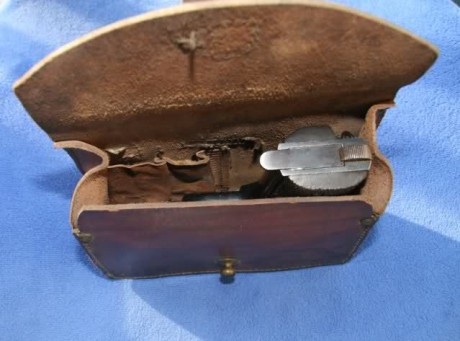Hace unos días encontré por casualidad en una web extranjera un arma a la venta que hacía muchos años 131