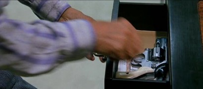 Compañeros,

En vista de las ganas de algunos (Elcafe, Wilcow, Vrakk, etc) por adivinar armas de películas 120