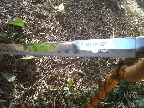 Iré al grano: Un amigo tiene una katana guardada desde hace unos años.Ayer me la enseñó y me la ofreció. 02