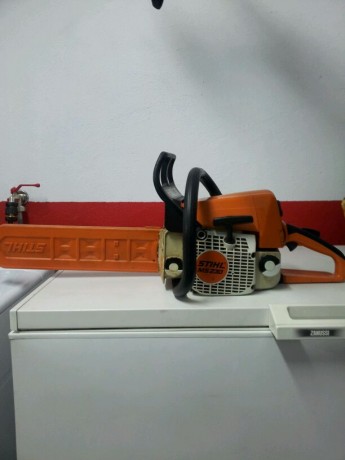 Un compañero me pide que le ponga a la venta una motosierra marca STIHL MS 230, utilizados tres depósitos 02