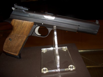 hola amigos,en el foro mas o menos estoy viendo las cinco o seis pistolas de 9mm que mas aconsejais,yo 100