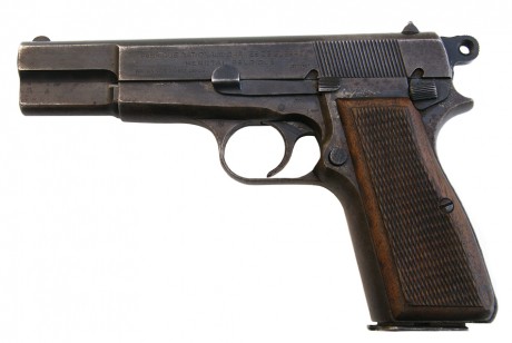 Hace unos días encontré por casualidad en una web extranjera un arma a la venta que hacía muchos años 31