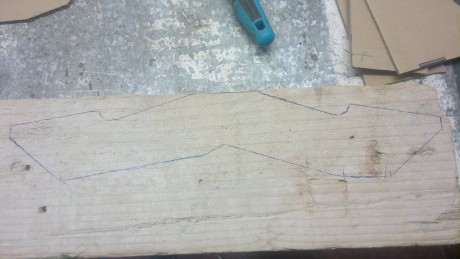 Lo mismo ya lo conocéis, pero yo no lo había visto hasta ahora. No sólo hace el arco compuesto casero, 122