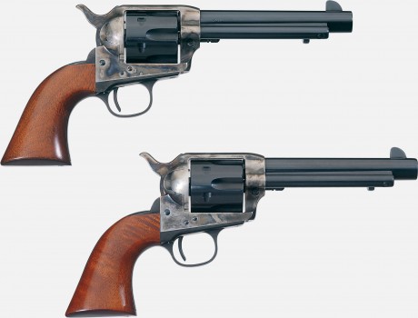Hola,mirando la ampliación de foto de este revolver de Uberti se ve como la aguja no se retrae con el 00
